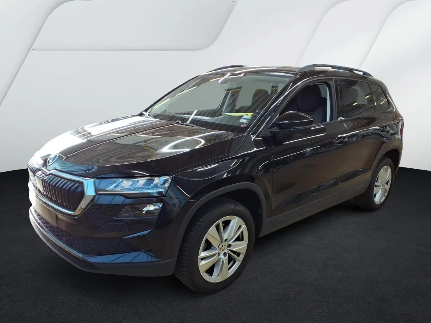 Skoda Karoq Selection 1.5 TSI LED PDC VC RearView Lenkh DAB Si Noir - 1