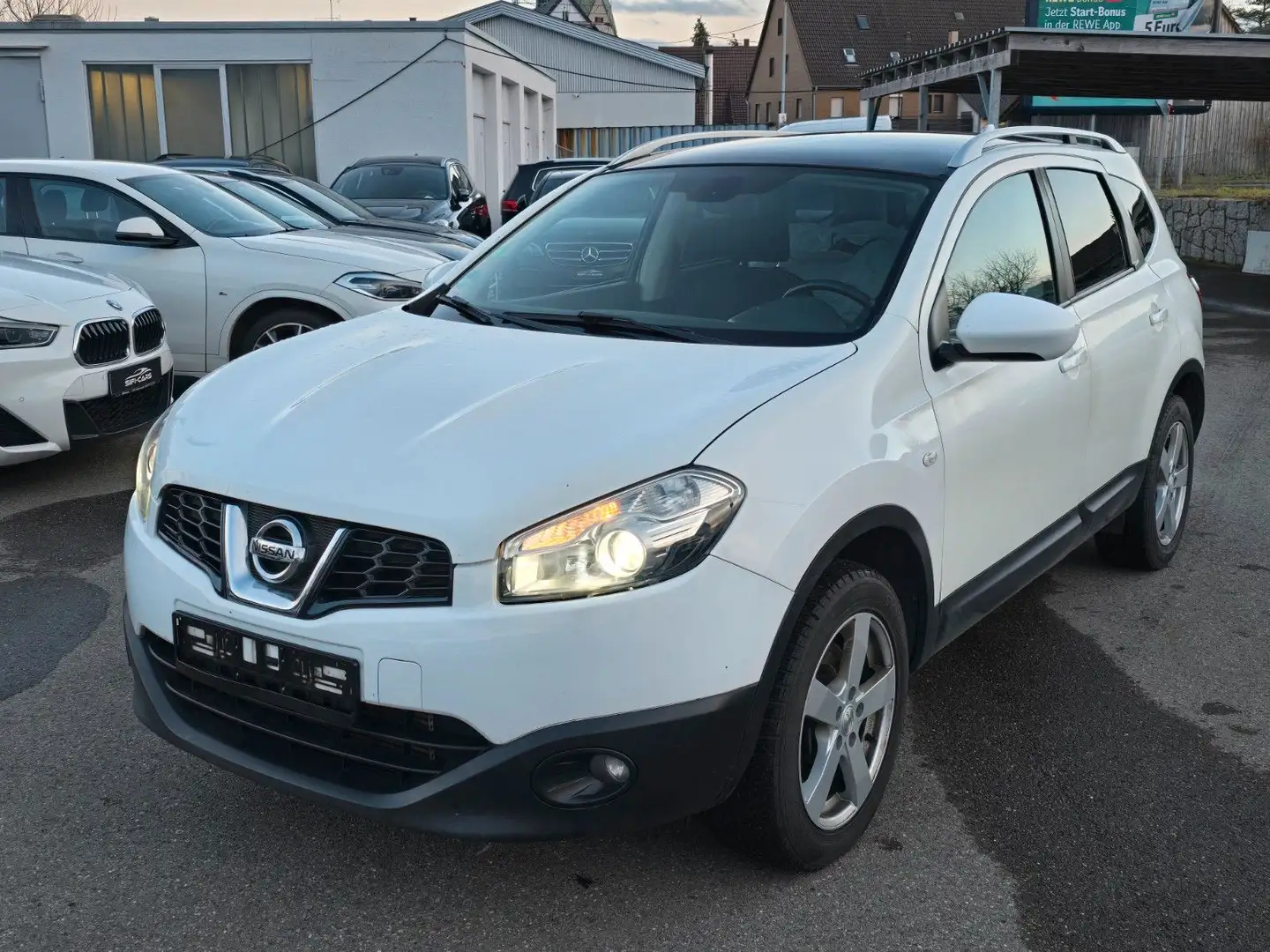 Nissan Qashqai +2 Acenta*1.HAND*7-SITZER*KLIMAAUTO*ALU* Bílá - 2