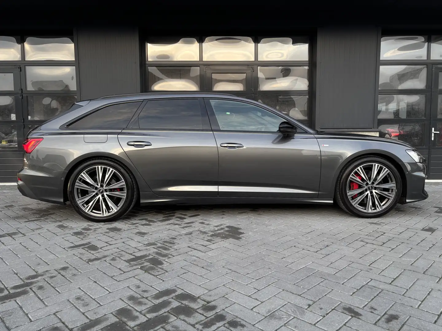 Audi A6 Avant 55 TFSIe quattro S-line Pano 360 Head-Up B&O Gris - 2