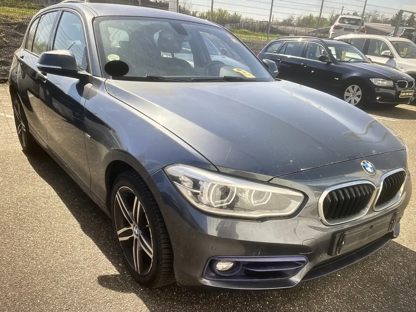 BMW 118 118 d xDrive Sport Line Grijs - 1