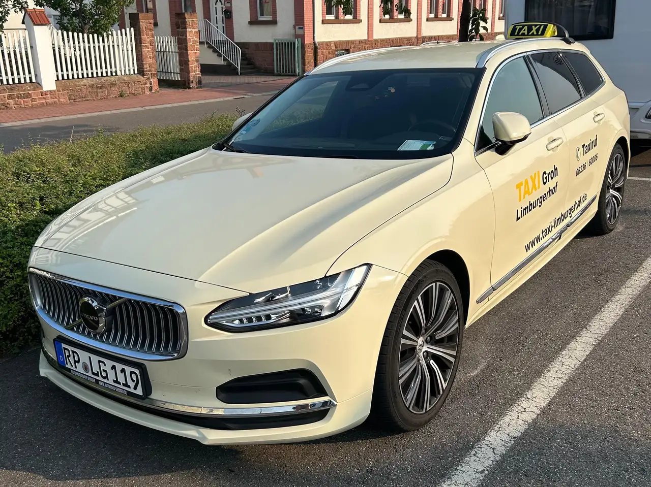 Volvo V90