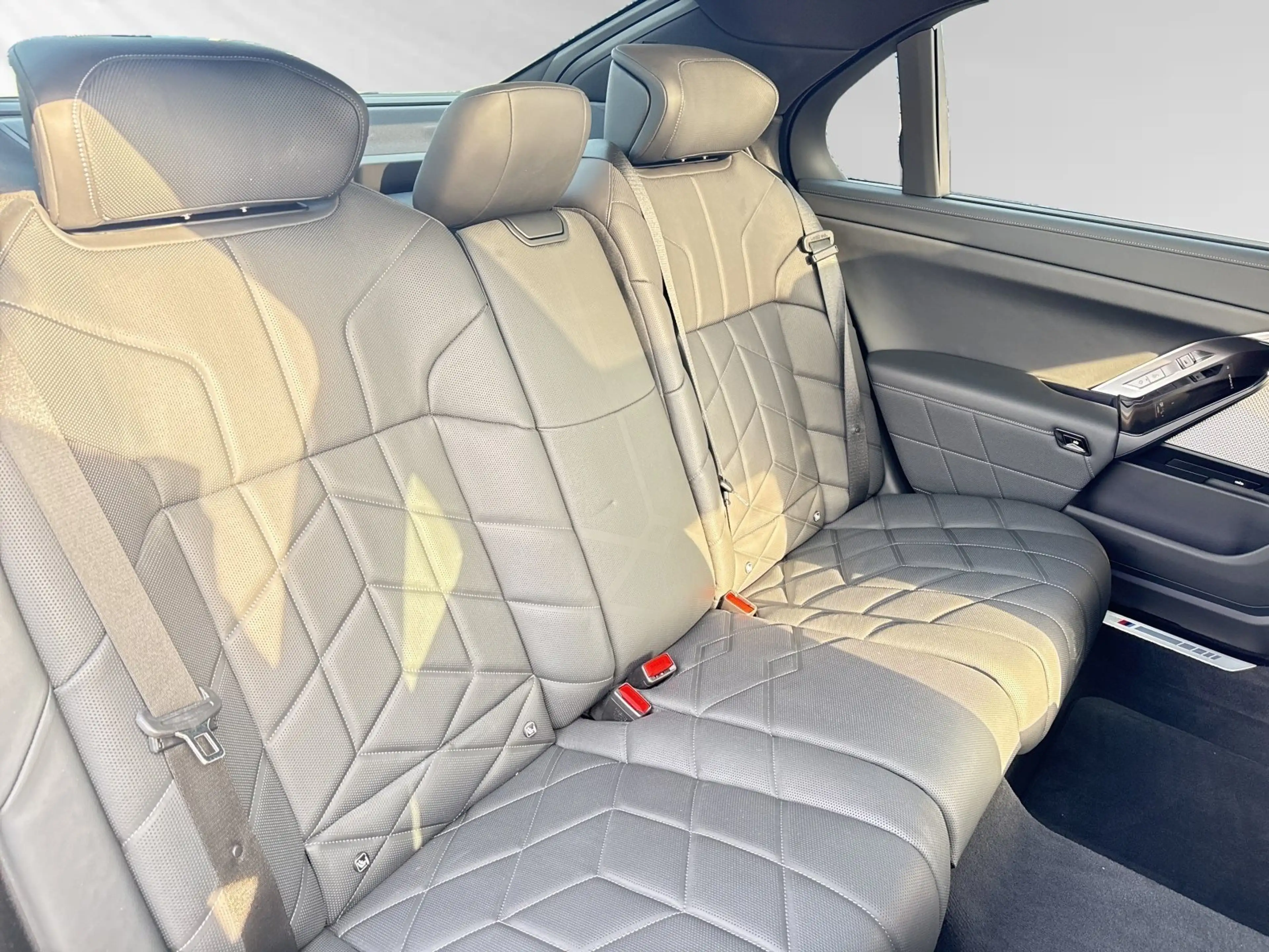BMW 740 d xDrive M Sport Pro|Standhzg.|Autobahnass. — photo 13
