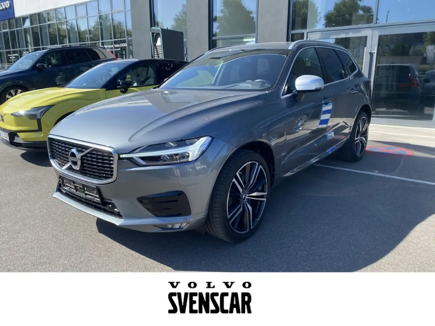 Volvo XC60 R Design AWD D5 EU6d-T AHK Navi Digitales Cockpit Grijs - 1