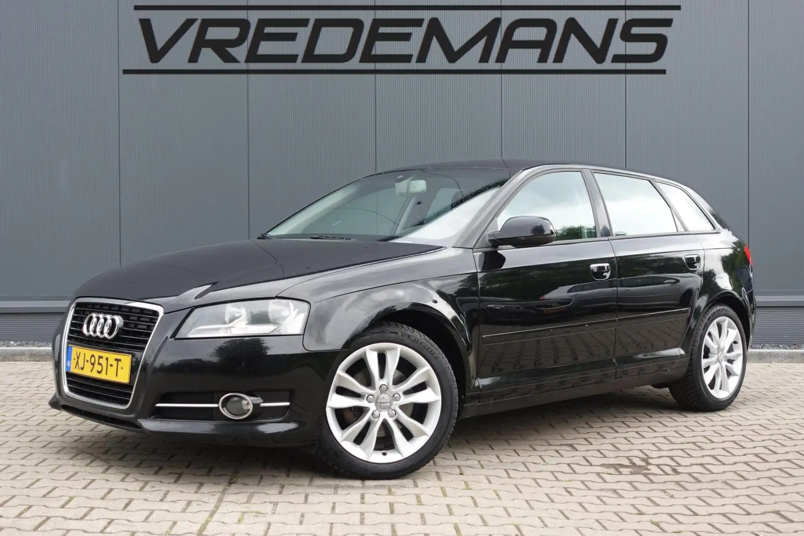 Audi A3 Sportback 2.0 TDI Ambition Pro Line S Zwart - 1