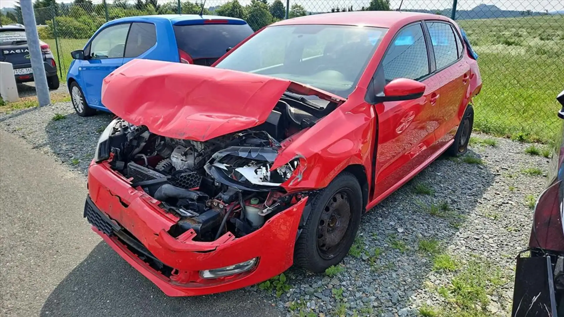 Volkswagen Polo V 1,2 Comfortline TOTALSCHADEN! Rouge - 1