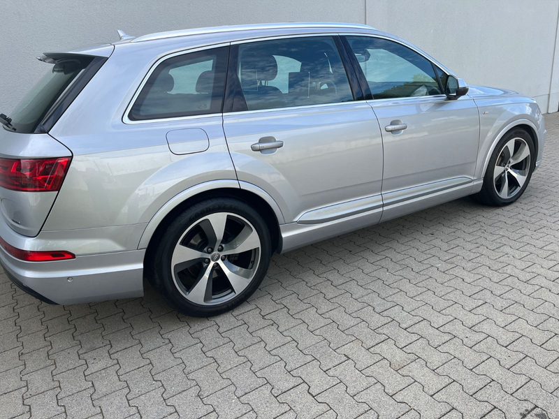 Audi Q7 3.0 TDI quattro S line Sport / Plus — photo 7
