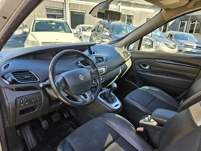 Renault Scenic view 3