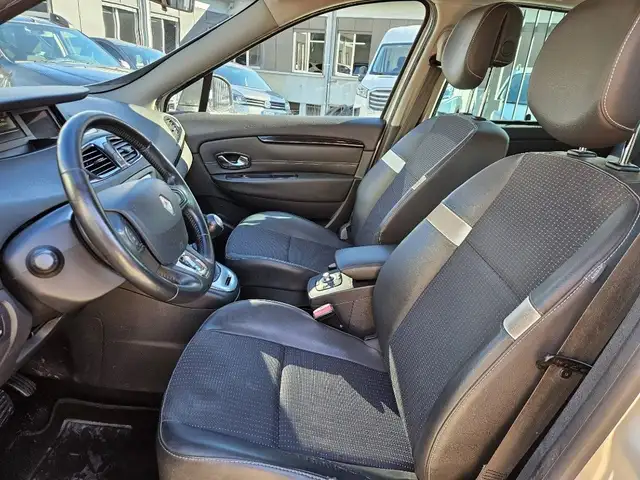 Renault Scenic view 4
