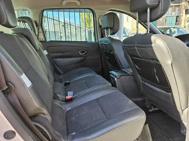 Renault Scenic view 8