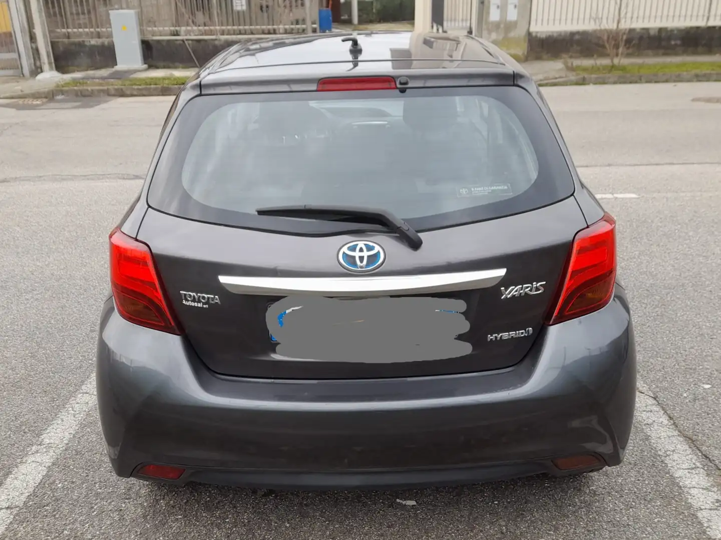 Toyota Yaris Yaris III 2015 5p 1.5h Cool Grigio - 2