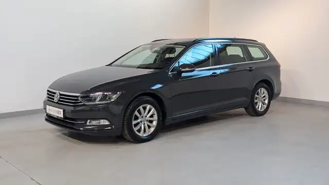 Volkswagen Passat Variant Passat 1.6TDI Var Comfor. ACC*FRONT*NAVI*LED*AHK