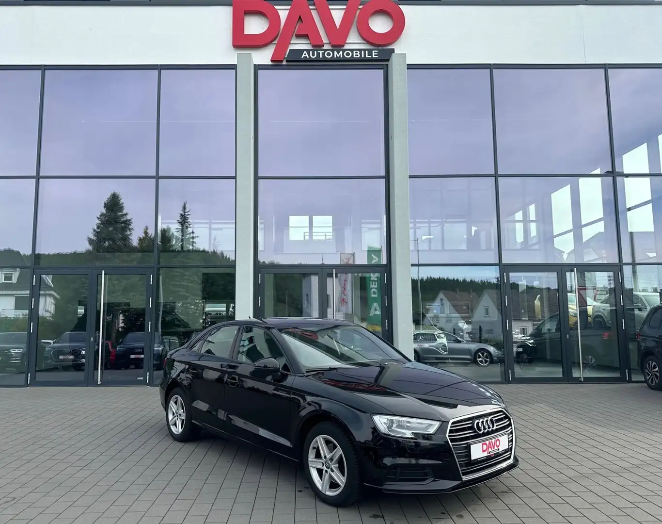 Audi A3 Limousine 30 TFSI/Navi MMI/Xenon/PDC Schwarz - 1