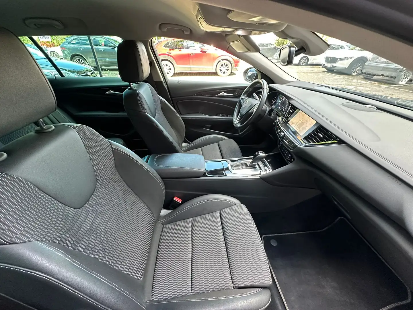 Opel Insignia 2.0D DVH S&S Business Elegance AT8 174 Negro - 2