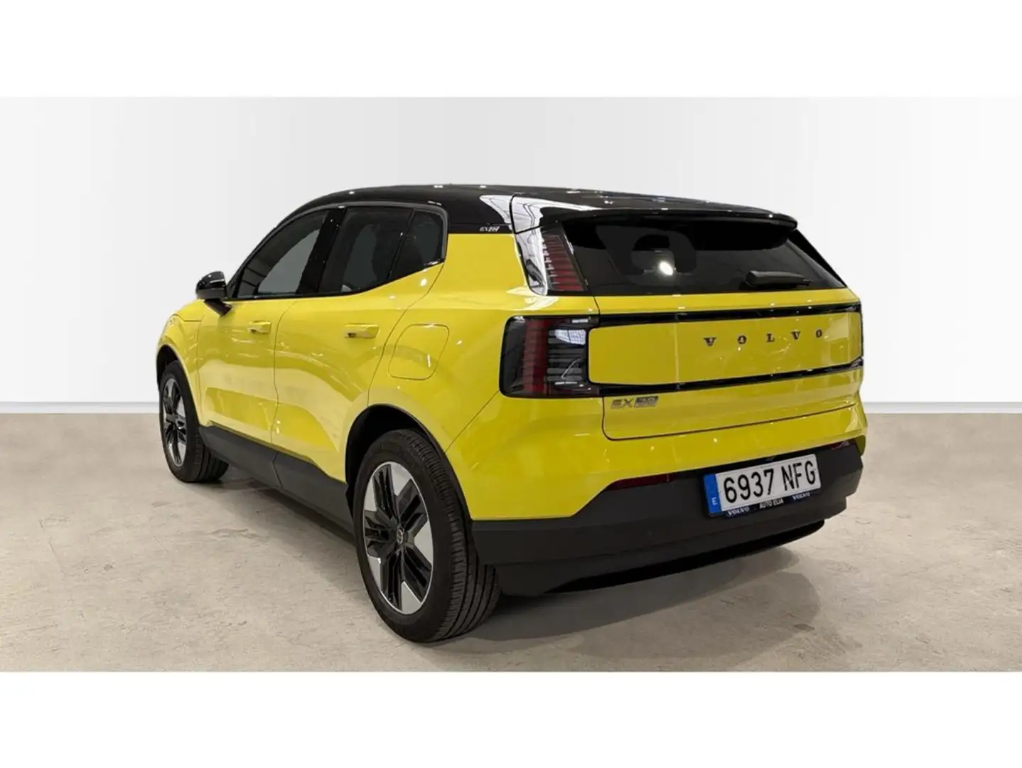 Volvo EX30 Single Plus RWD Amarillo - 2