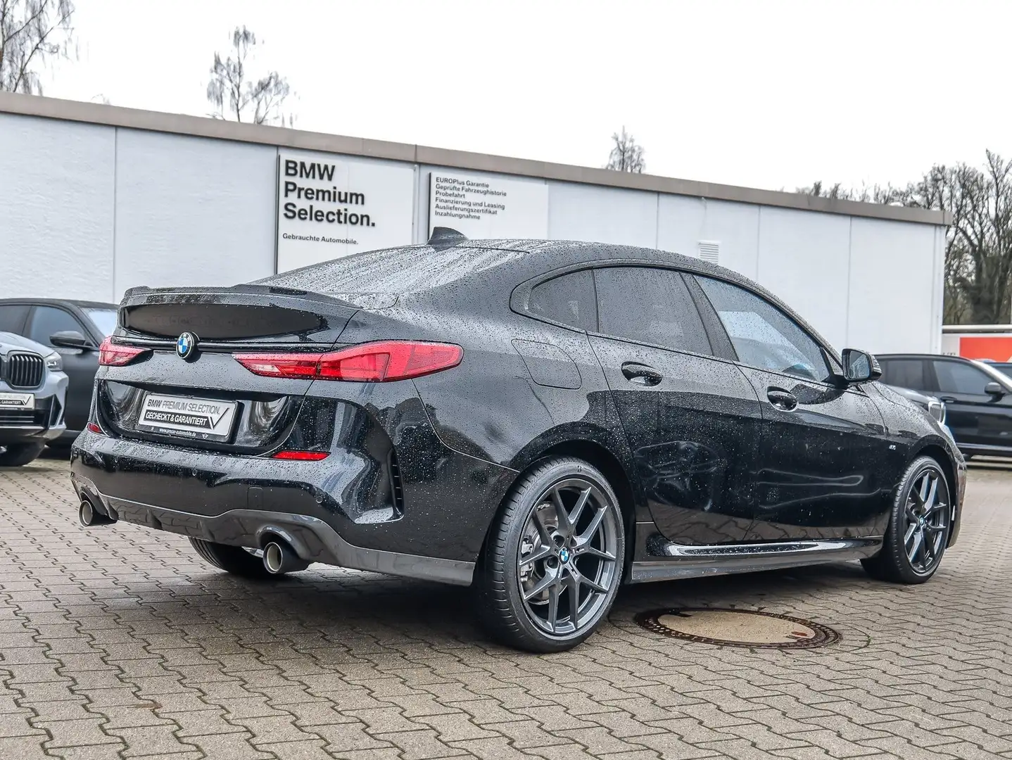 BMW 220 i M Sport PANO NAVI LED Sound Syst. PDC V+H Schwarz - 2