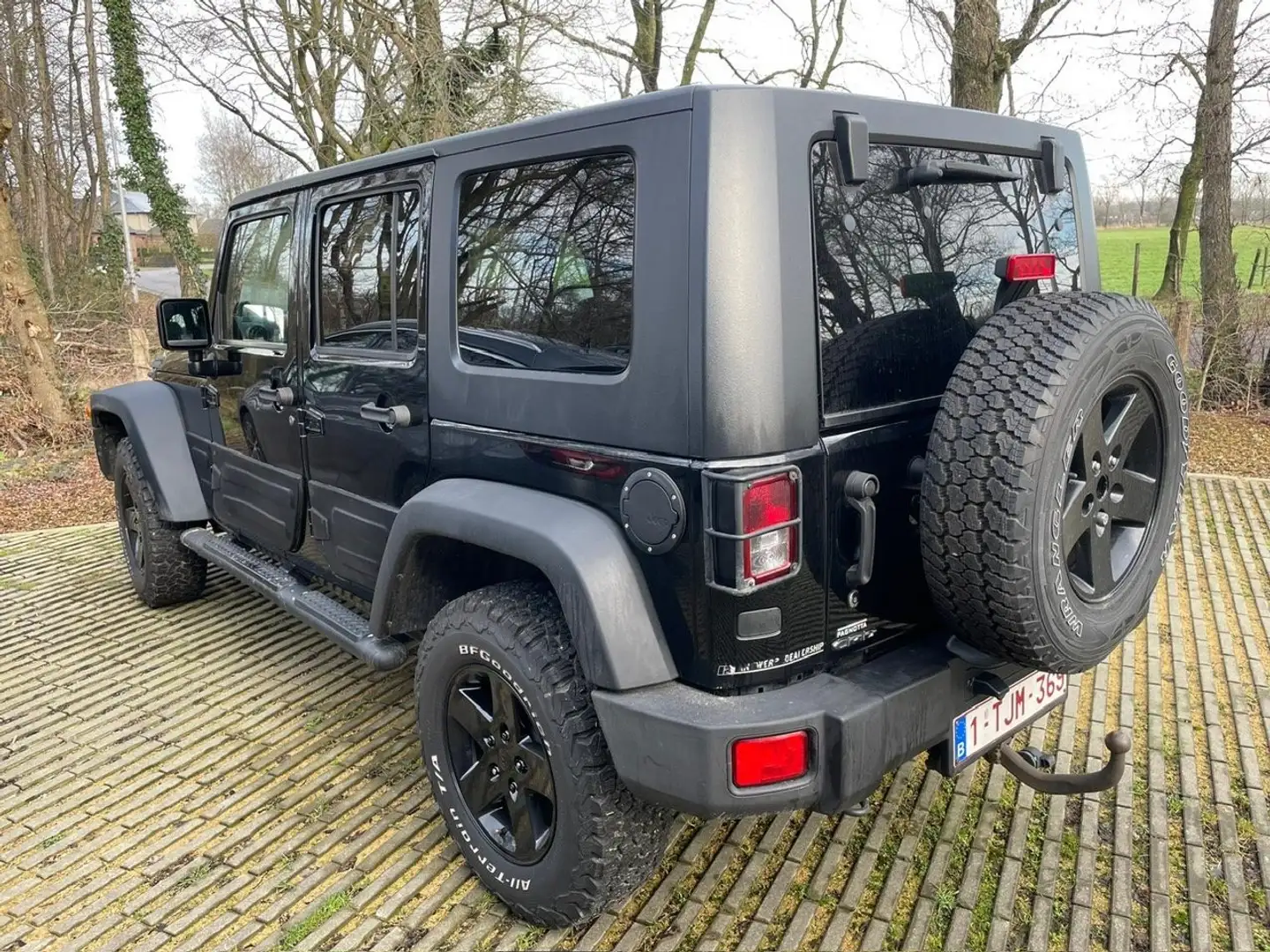 Jeep Wrangler Wrangler Unlimited Hard-Top 2.8 CRD  Auto Sport Noir - 2
