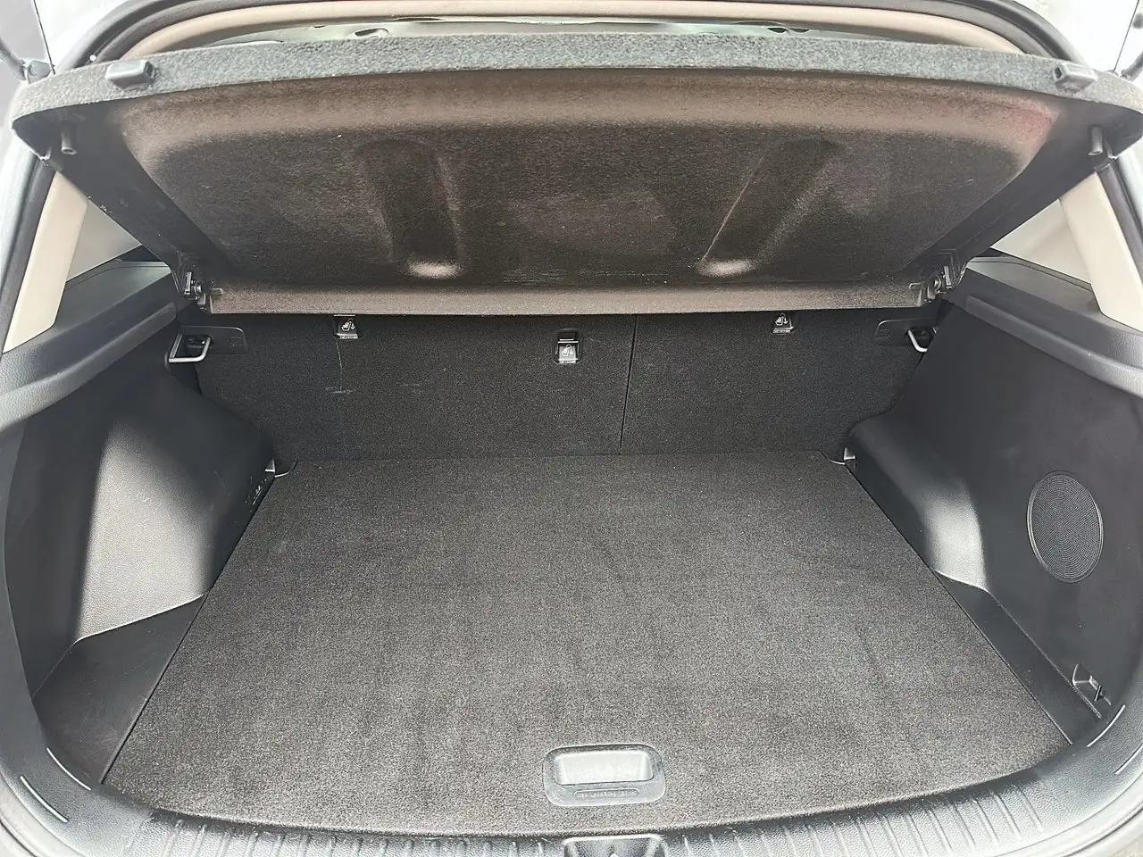 Kia Seltos снимка Kia Seltos