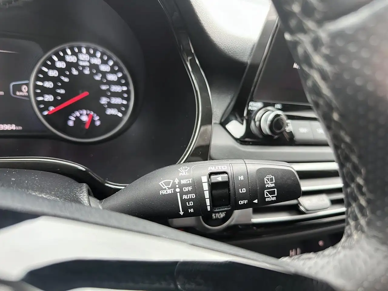 Kia Seltos снимка Kia Seltos