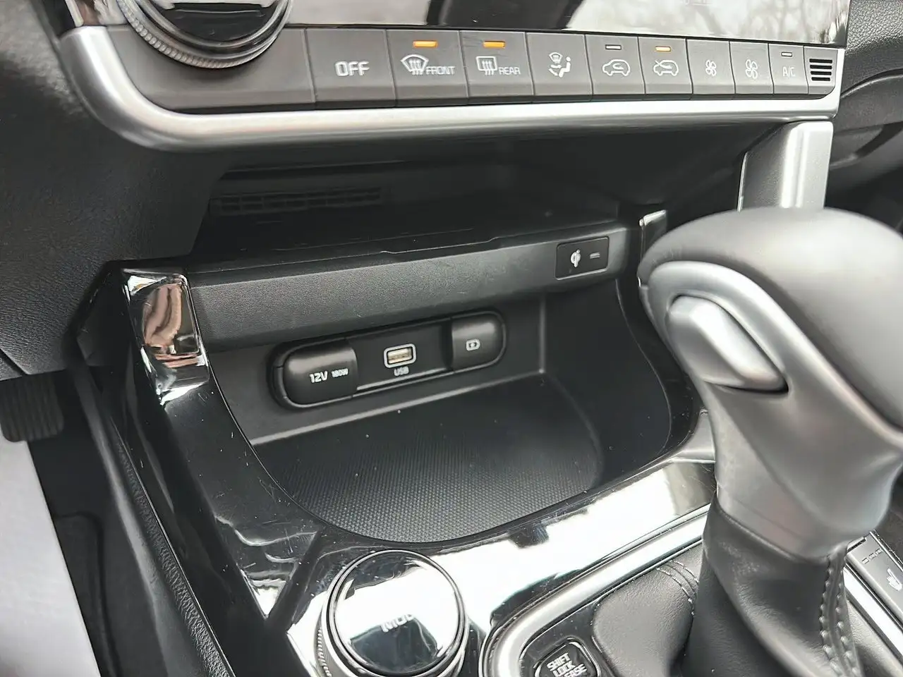 Kia Seltos снимка Kia Seltos