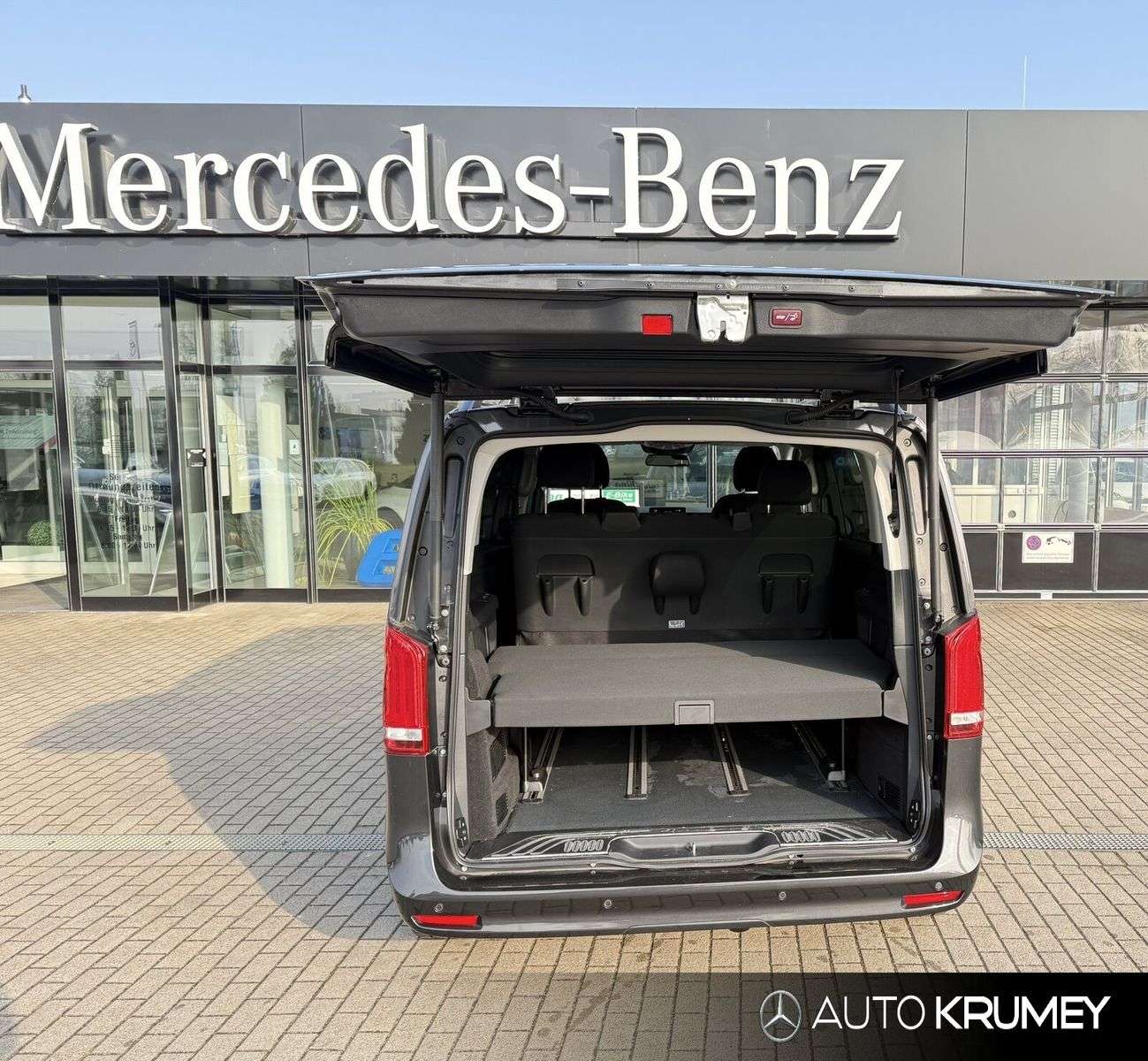 Mercedes-Benz V 220