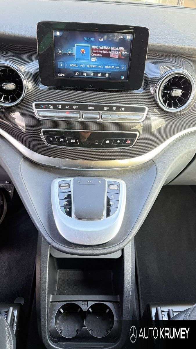 Mercedes-Benz V 220