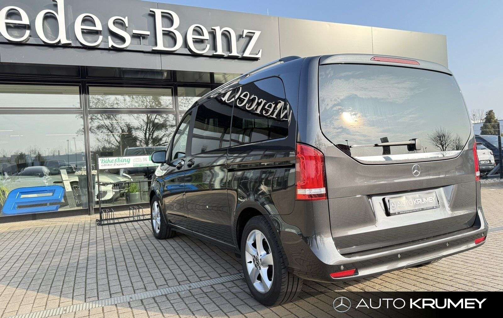 Mercedes-Benz V 220