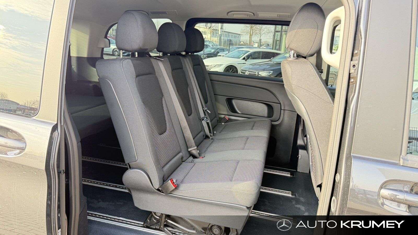 Mercedes-Benz V 220