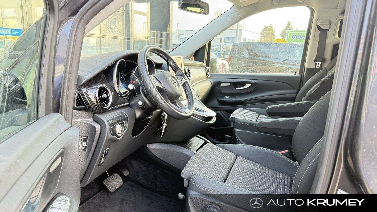 Mercedes-Benz V 220