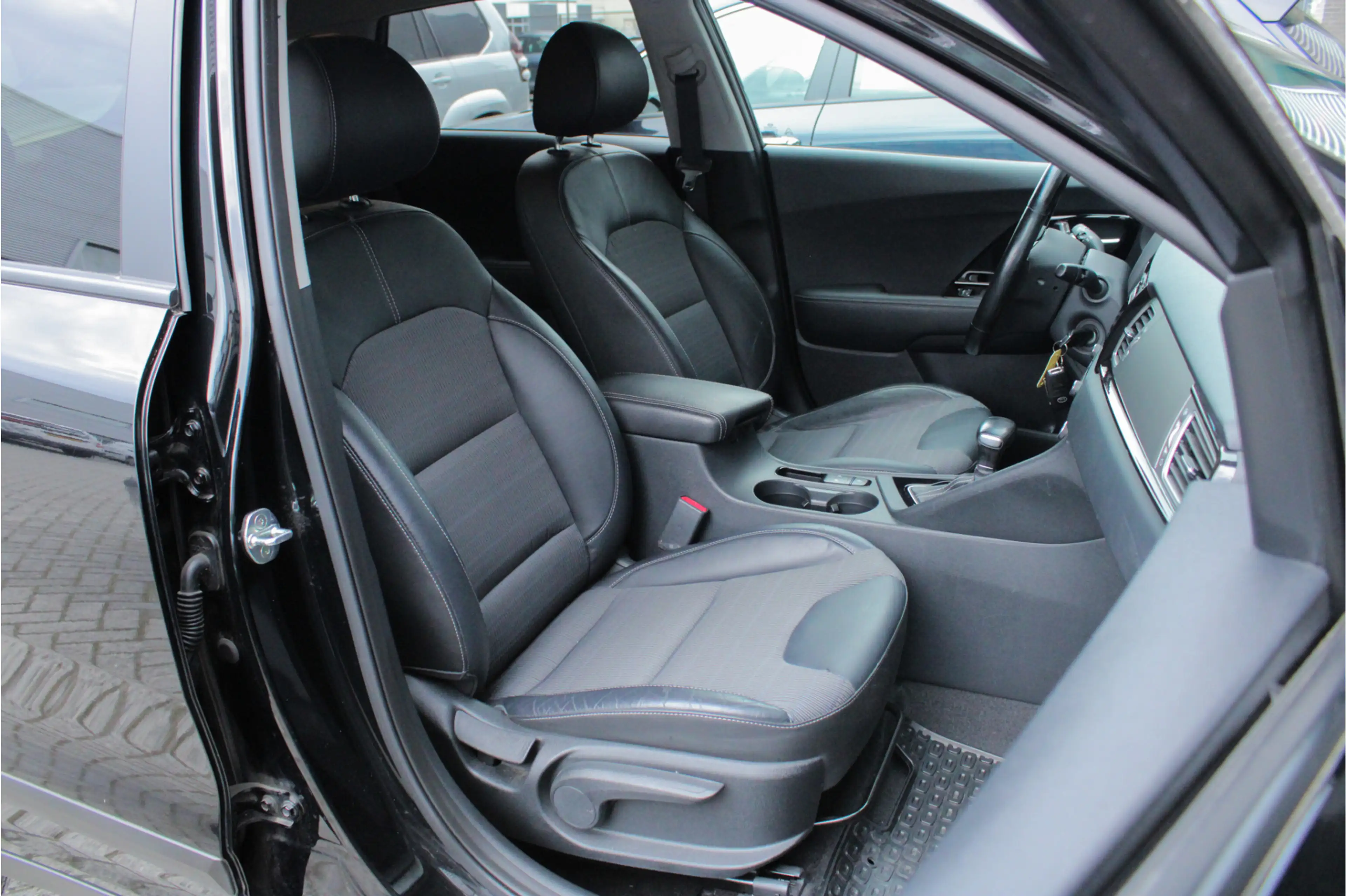 Kia Niro 1.6 GDi Hybrid DynamicLine |stoel/stuurverwarming| — photo 9