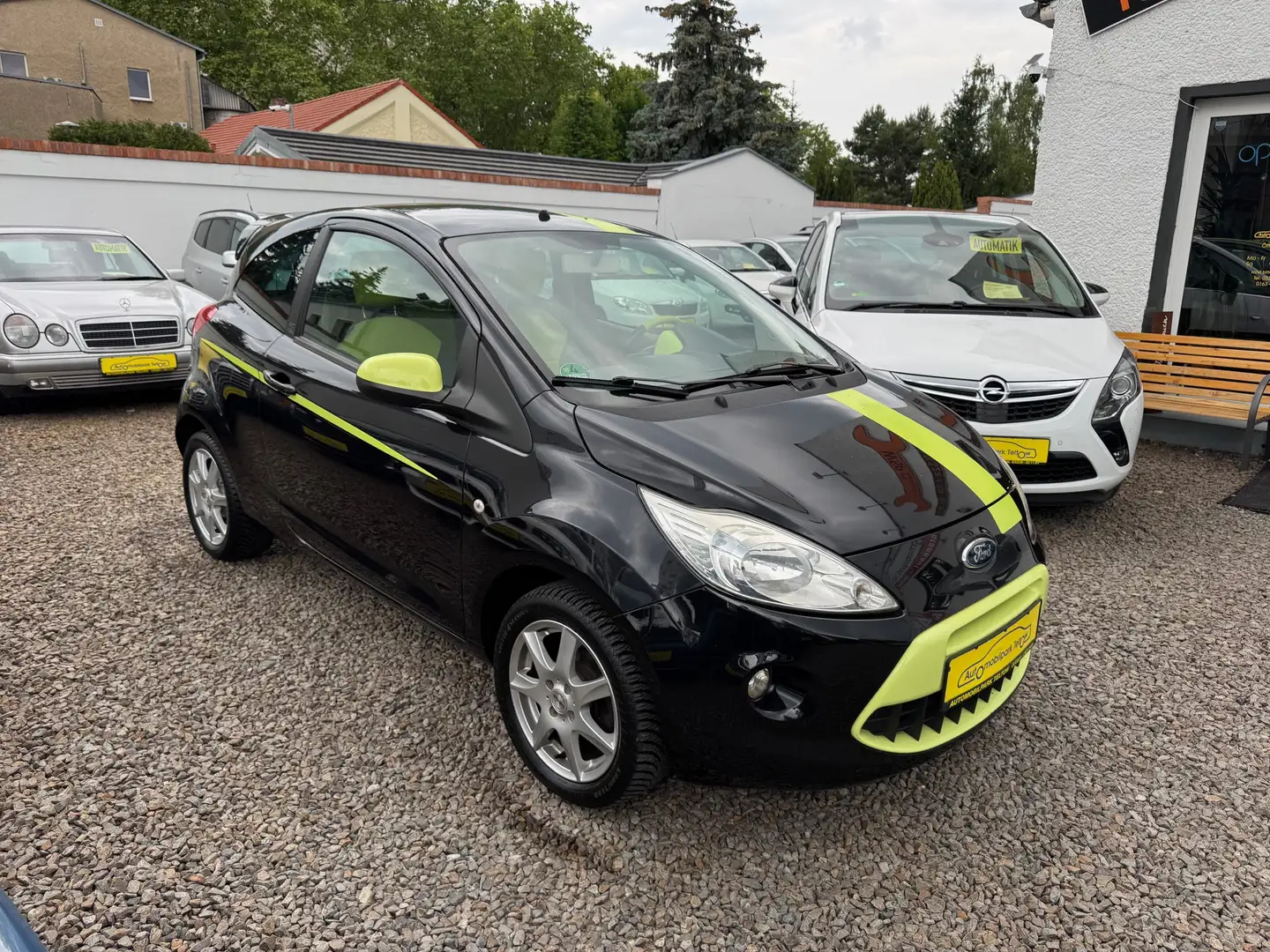 Ford Ka/Ka+ Titanium, *SHZ, PDC, ACC - Sondermodell* Negro - 2