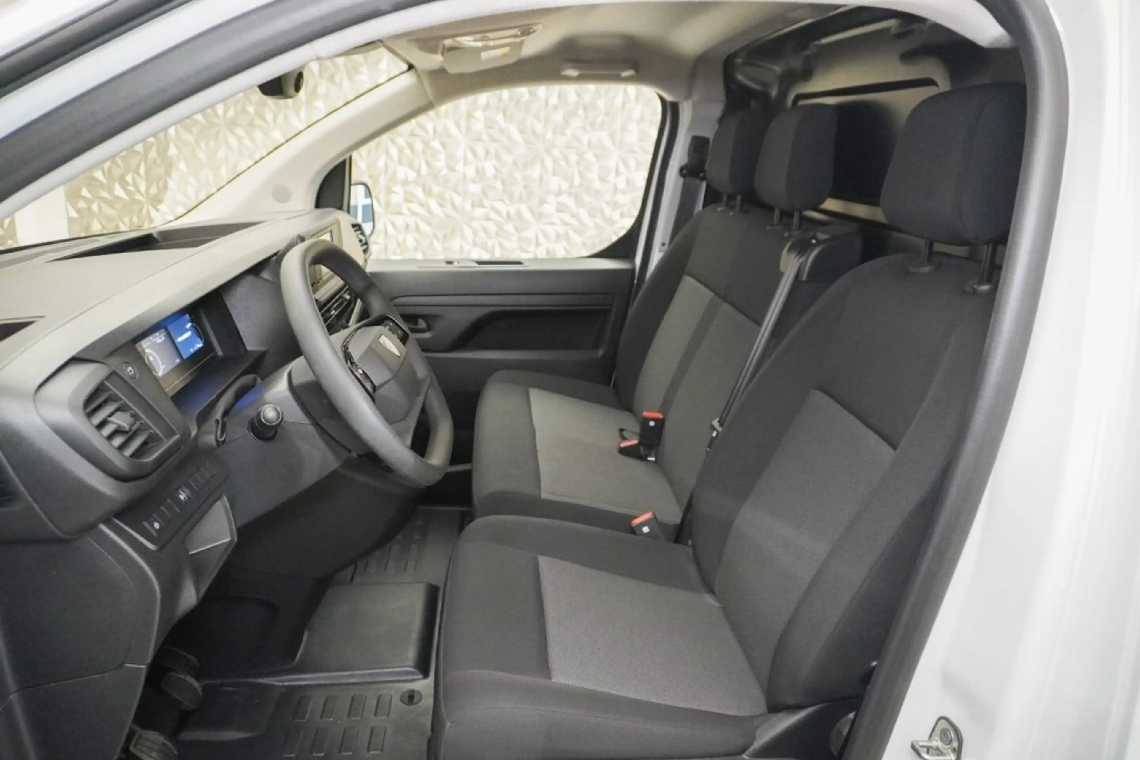 Peugeot Expert L3 BlueHDi 120 S&S 6-Gang — photo 11