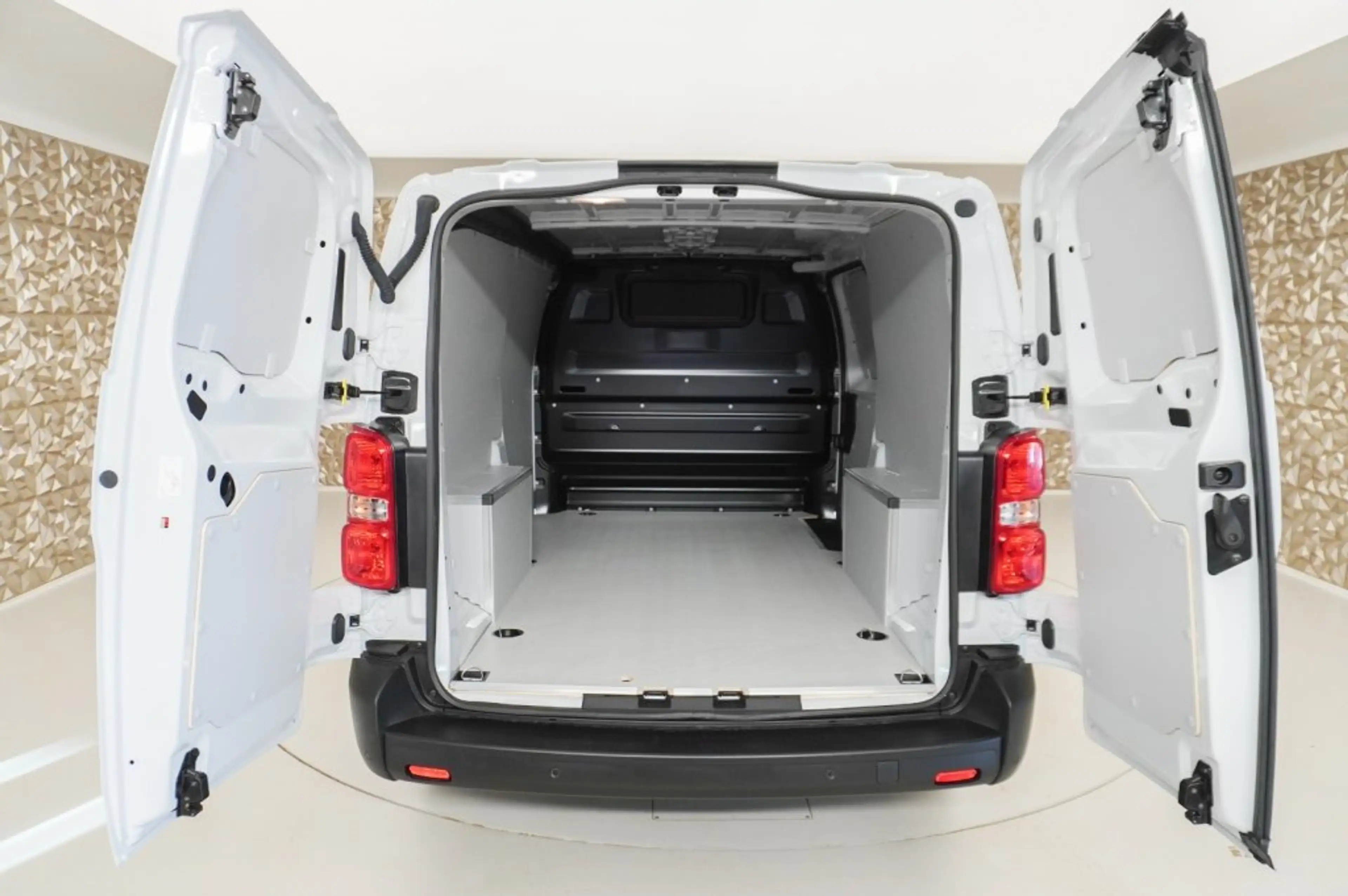 Peugeot Expert L3 BlueHDi 120 S&S 6-Gang — photo 7