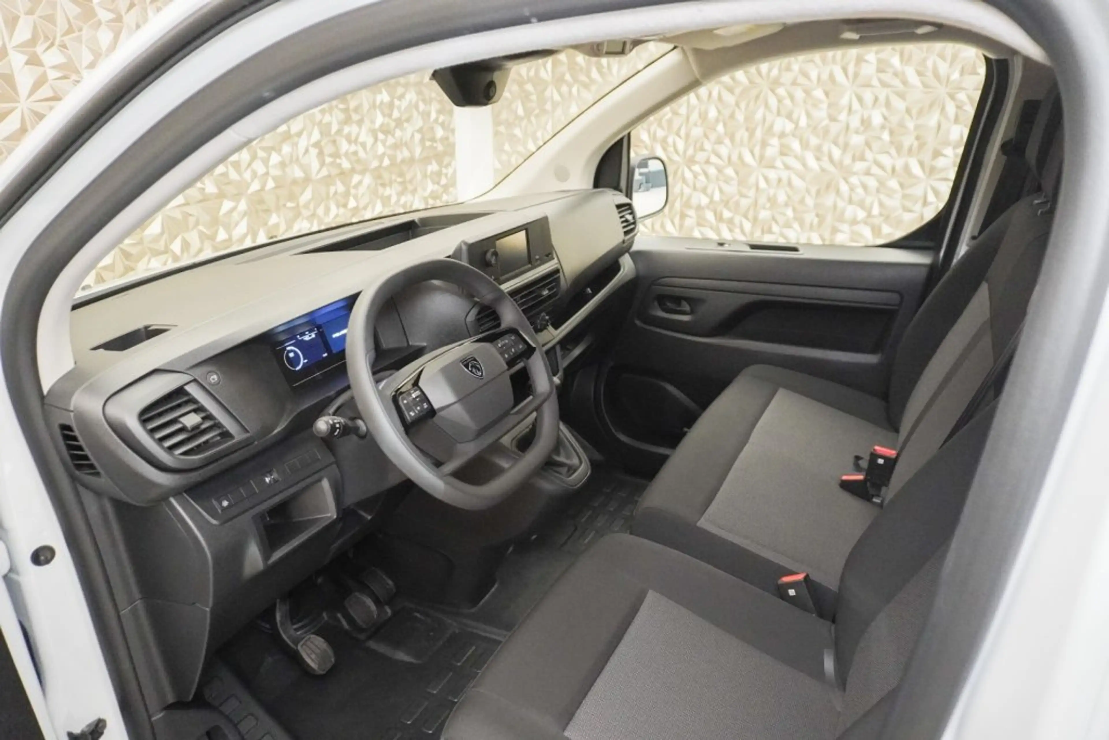 Peugeot Expert L3 BlueHDi 120 S&S 6-Gang — photo 9