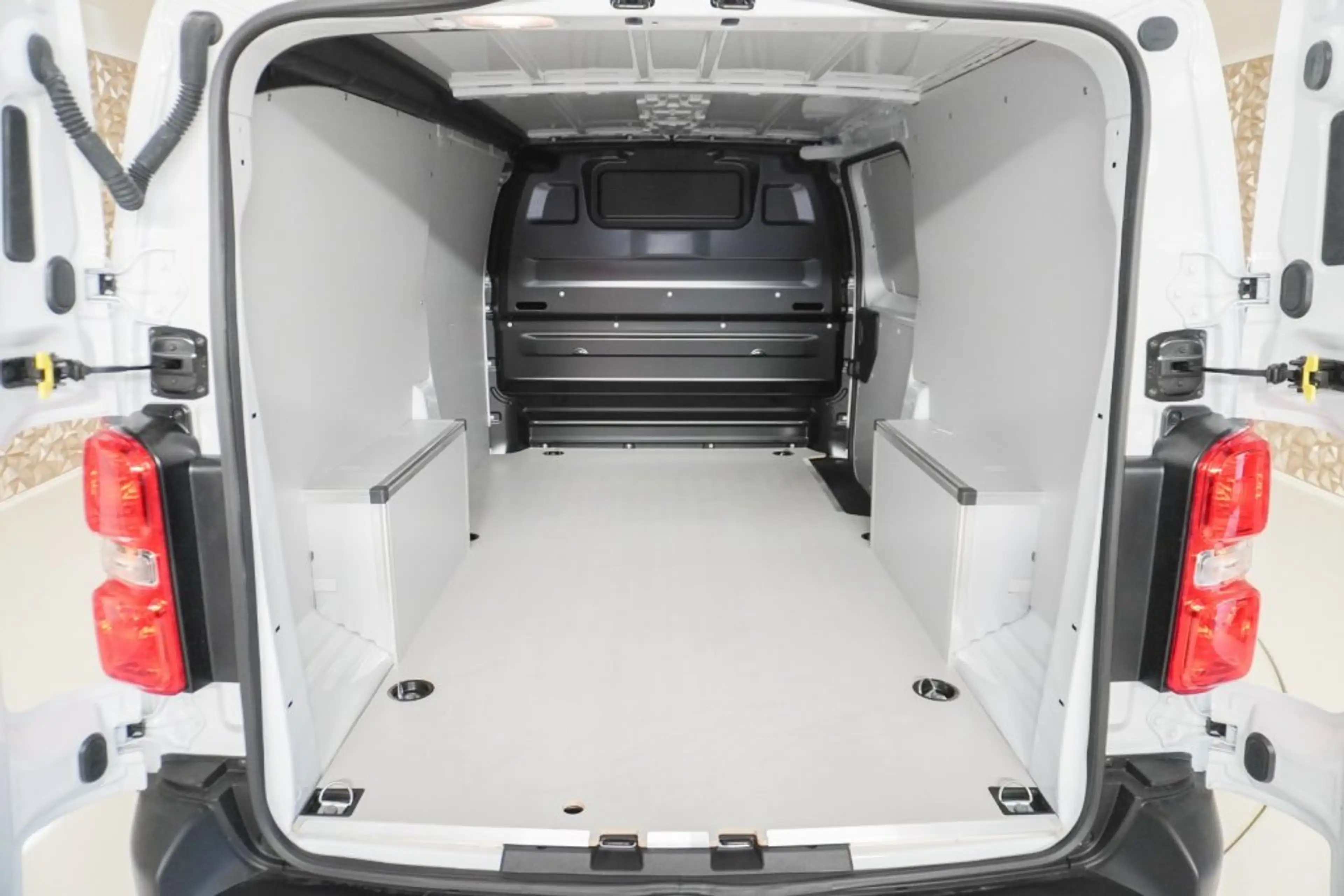 Peugeot Expert L3 BlueHDi 120 S&S 6-Gang — photo 8