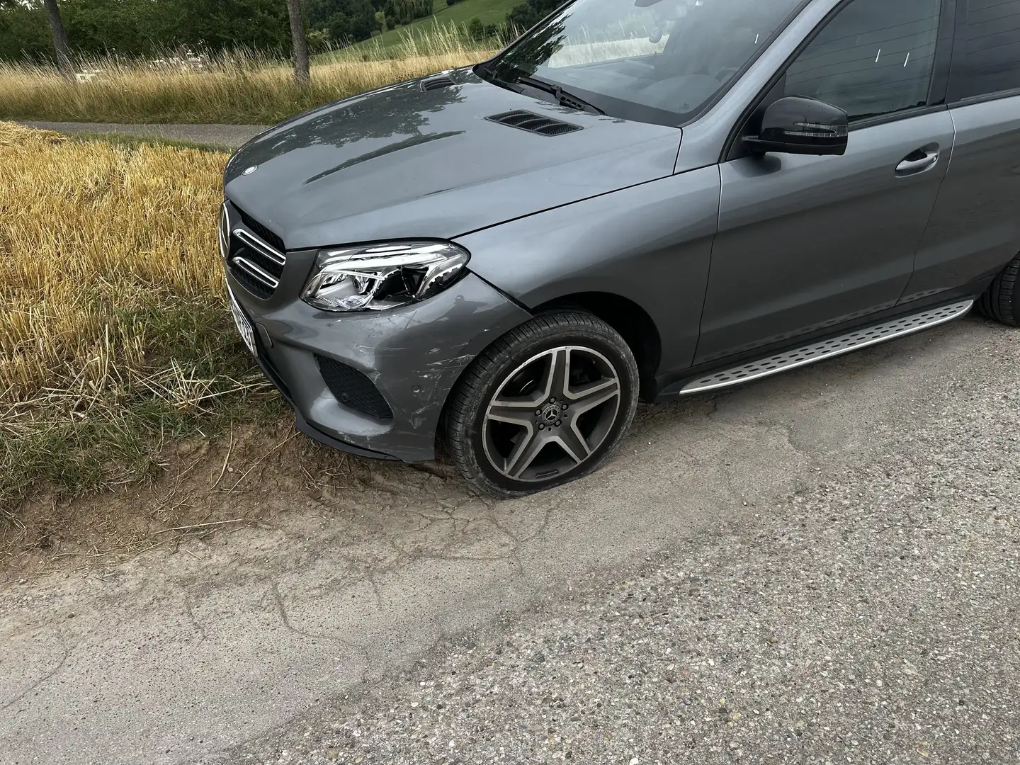 Mercedes-Benz GLE 350 GLE 350 d 4Matic (166.024),AMG,MWST. Šedá - 2