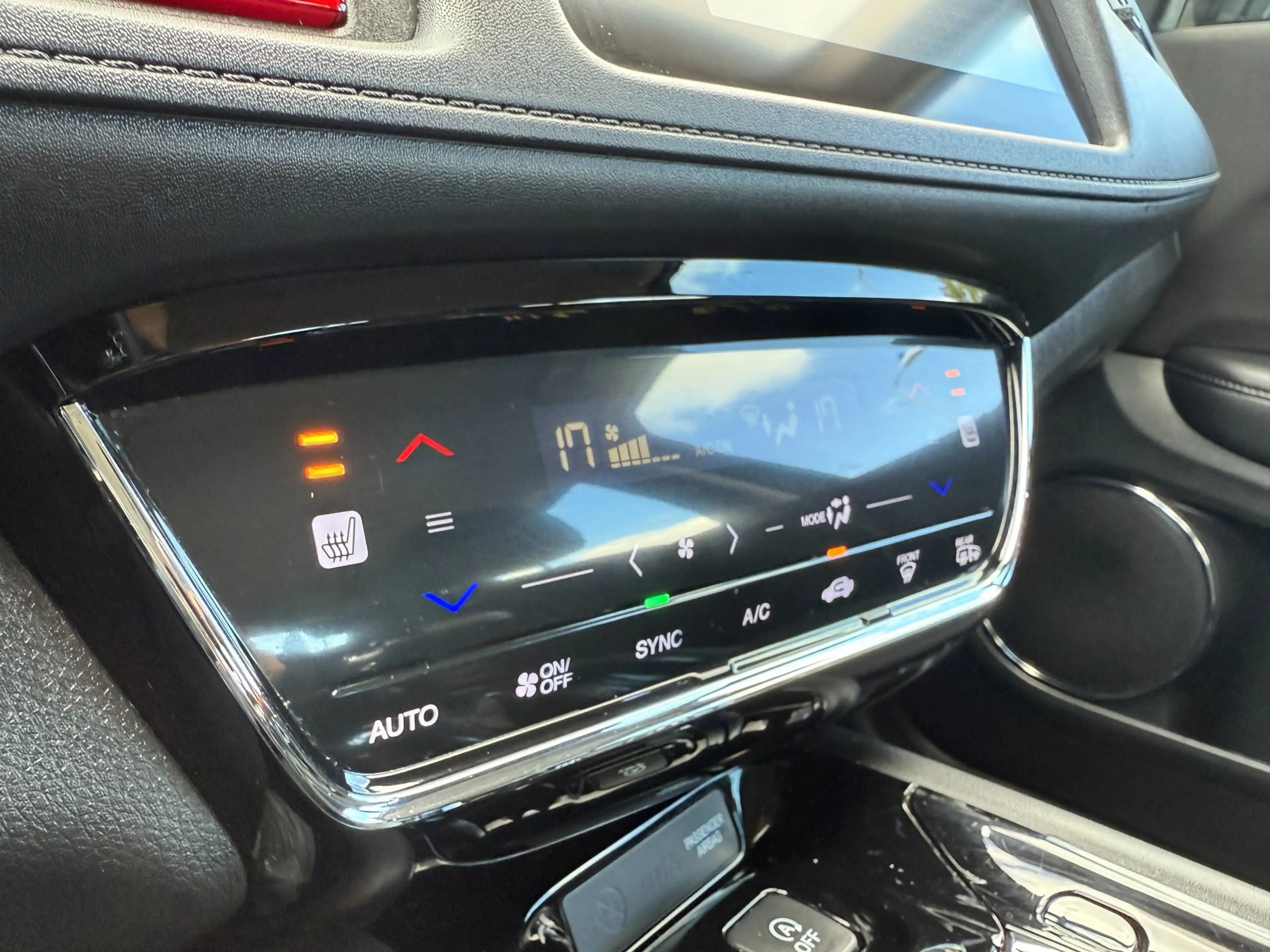 Honda HR-V 1.5 i-VTEC Elegance! Clima! Cruise Control! Navi! — photo 13