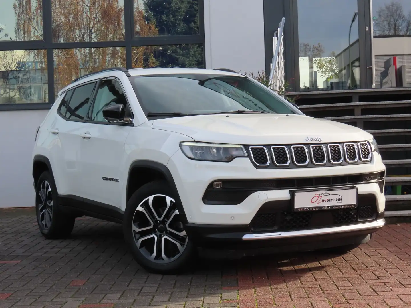 Jeep Compass 1.3 GSE T4 Autom. Leder Klimaauto. 360° Weiß - 1