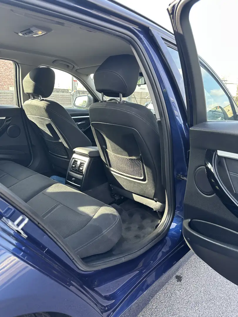 BMW 318 318i Touring Aut. Sport Line Bleu - 2