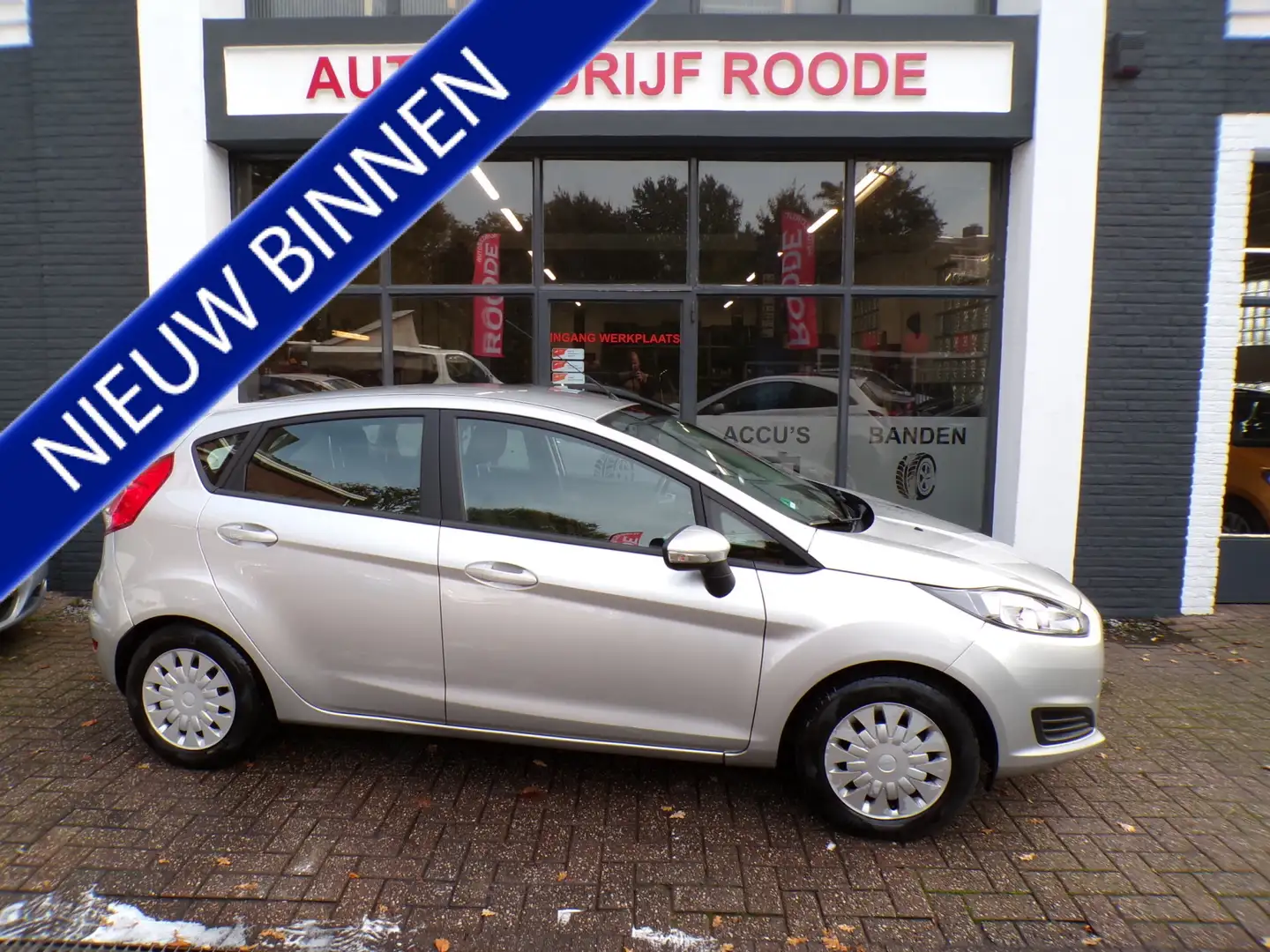 Ford Fiesta 1.6 TDCi Champion AIRCO,NIEUWE APK !!! Grijs - 1