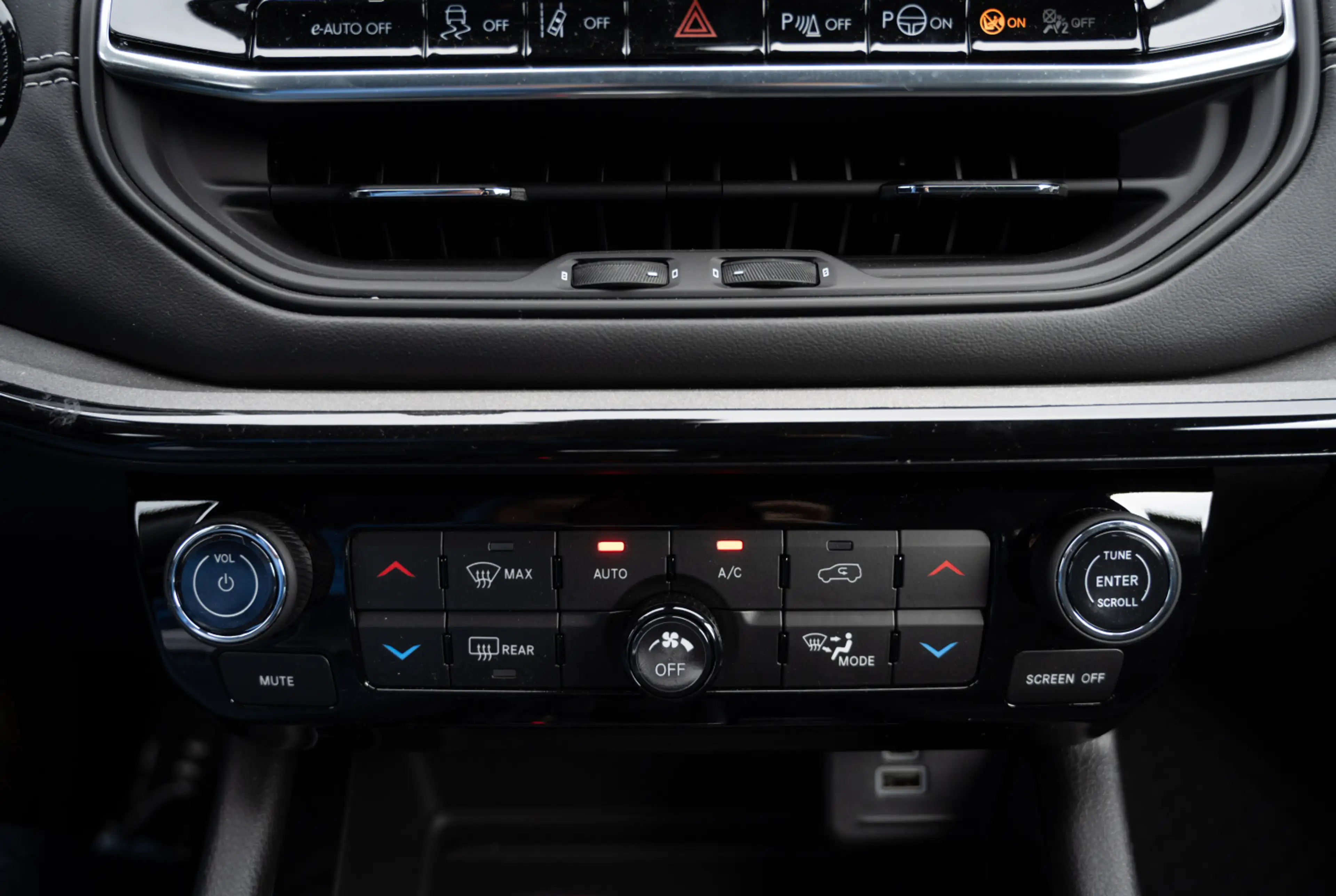 Jeep Compass Summit e-Hybrid 48V 1.5l 130PS DSC7 *INVENTUR-SALE* — photo 6