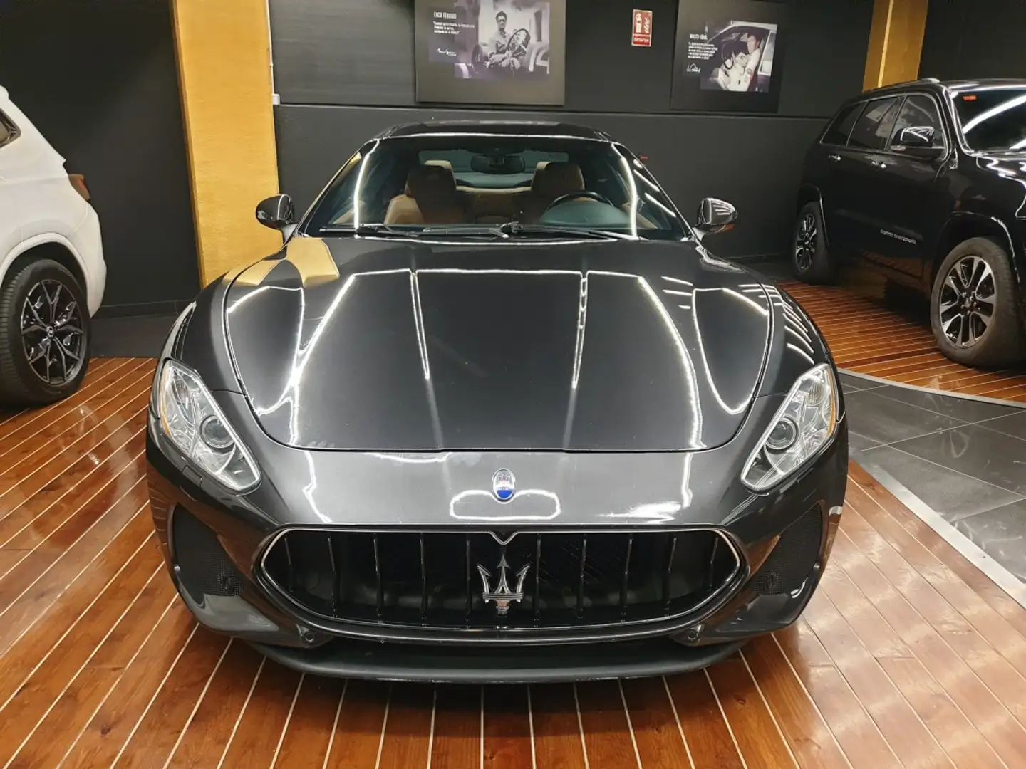 Maserati GranTurismo Aut. Gris - 2