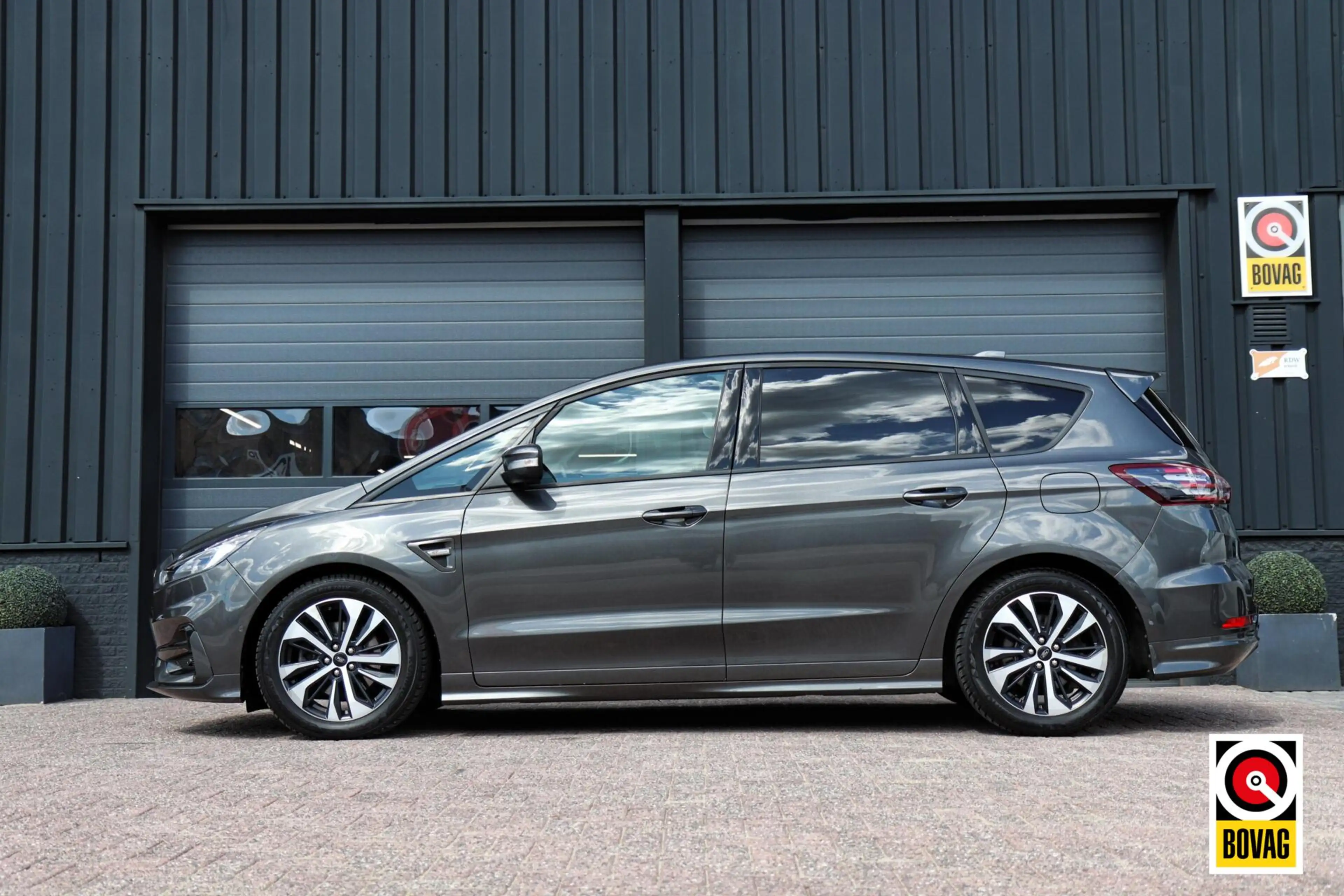 Ford S-Max 2.5i HEV 7P ST-Line |LED|PANODAK|CAMERA|MEMORY|STO — photo 2
