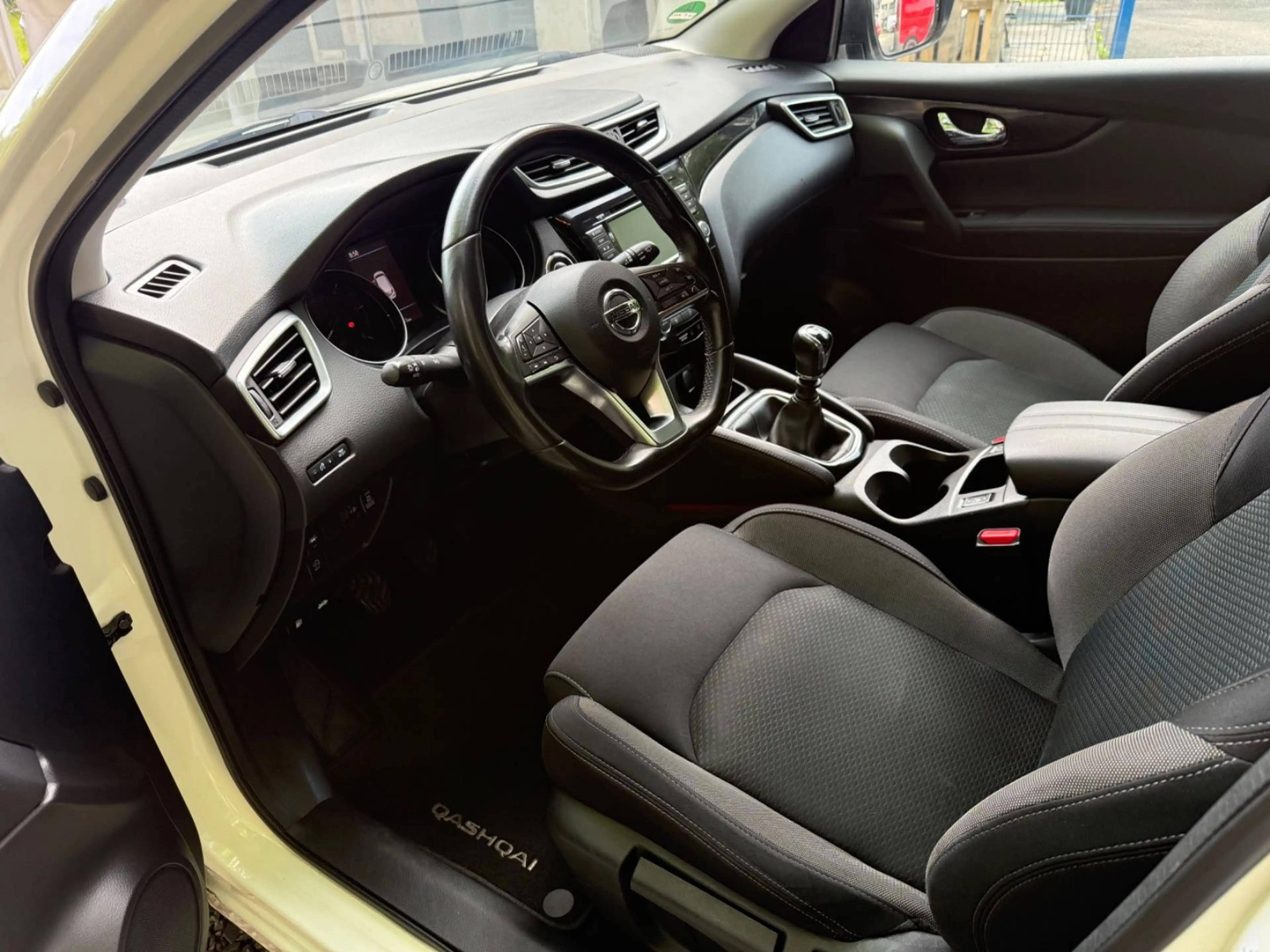 Nissan Qashqai N-Connecta 4x4 Navi 360 Kamera — photo 9