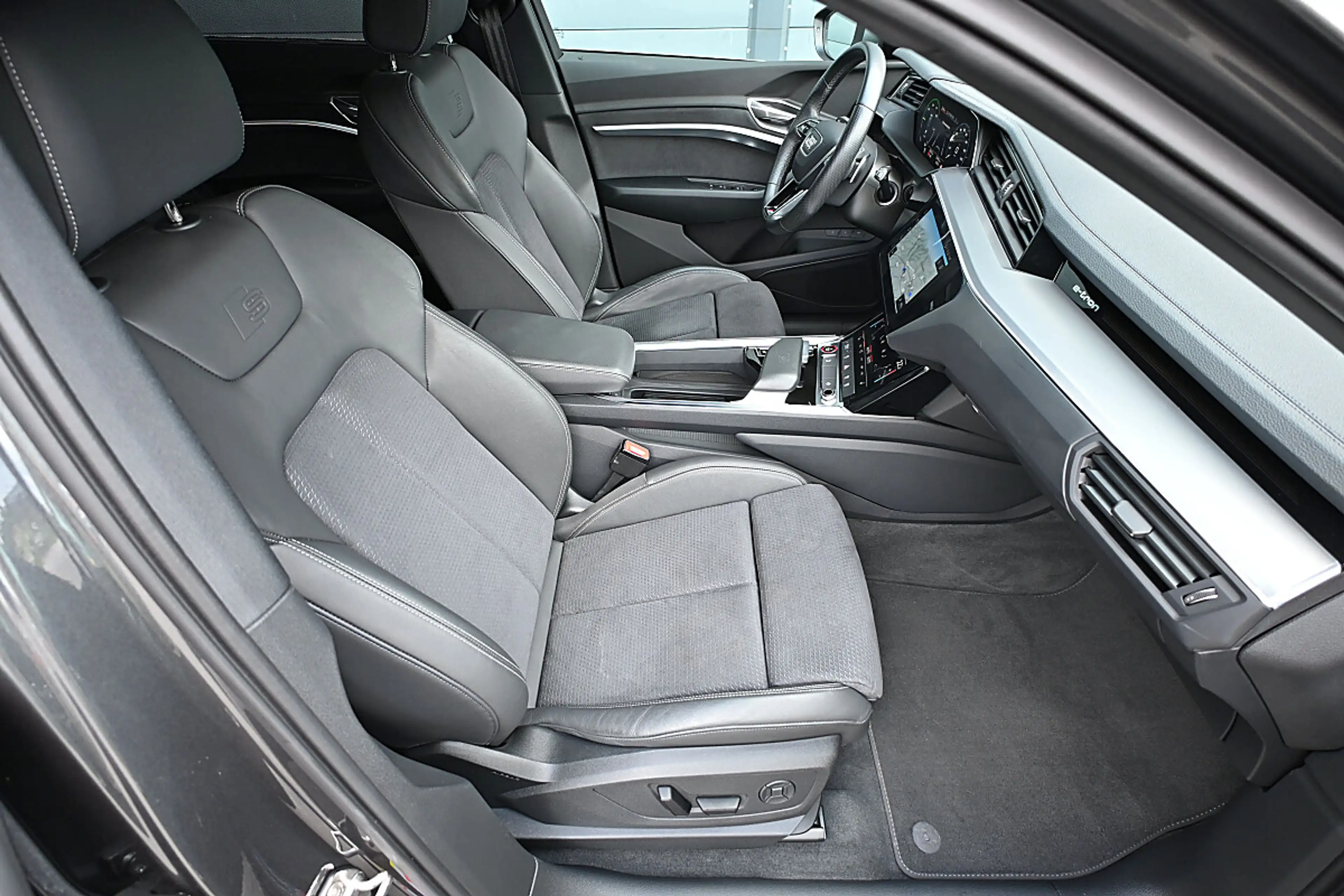 Audi e-tron quattro 95kWh S ACC, HeadUp, 360 CAM, MatrixLED... — photo 11
