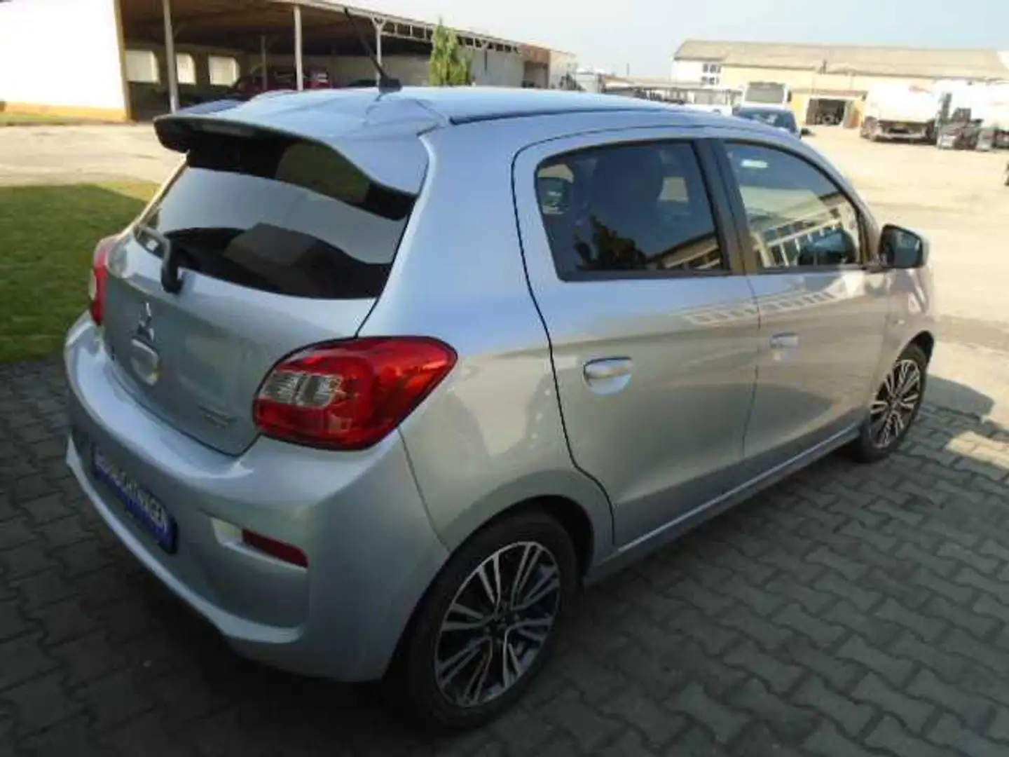 Mitsubishi Space Star Edition 1.2 MIVEC ClearTec 5-Gang Silber - 2