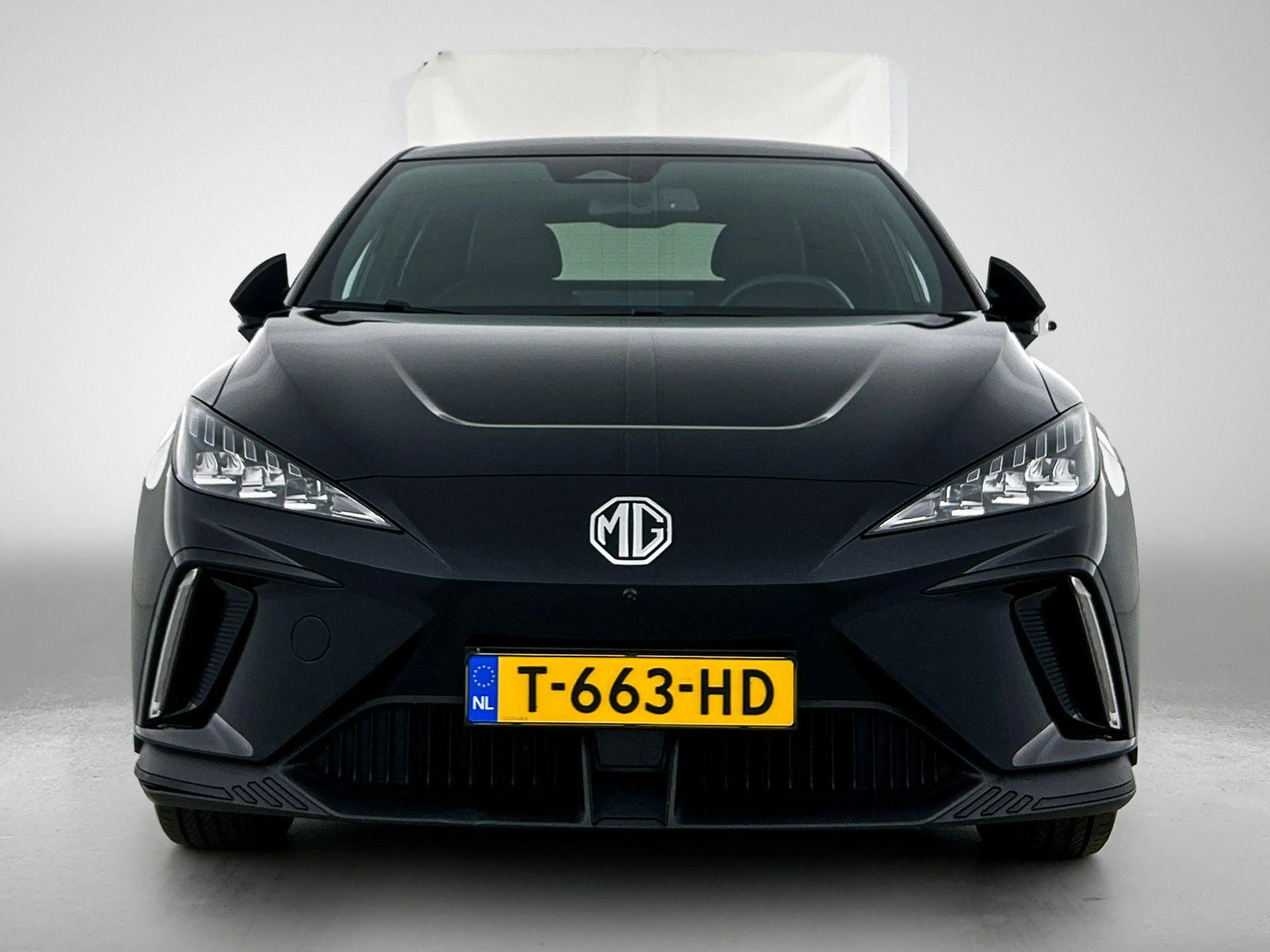 MG MG4 Luxury 64 kWh LM Velgen | Trekhaak | Climate Contr — photo 5