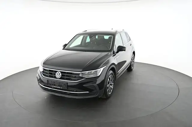 Volkswagen Tiguan view 11