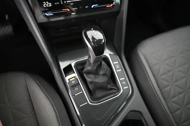 Volkswagen Tiguan view 24