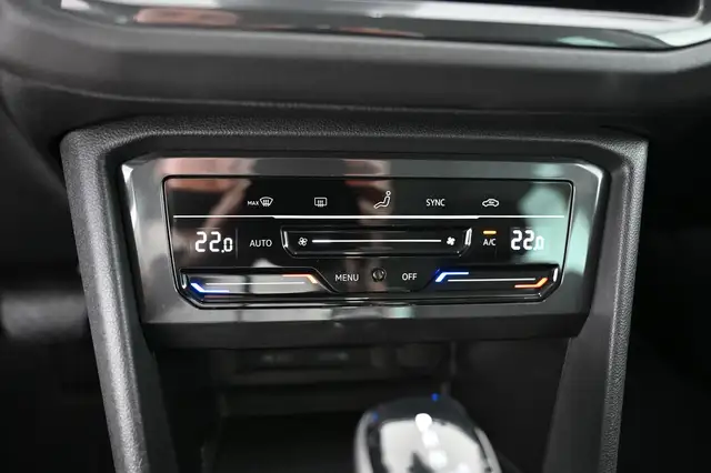 Volkswagen Tiguan view 23
