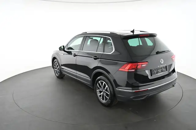 Volkswagen Tiguan view 9